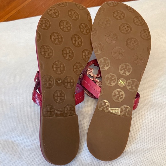 Tory Burch NWOB Magenta Miller Sandals - Picture 4 of 4